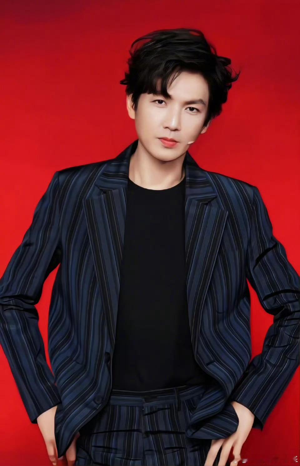 谁教钟汉良这么答题的双开门表演被猜成暴露狂，这反应太逗了，钟汉良你这是要让我们笑