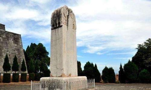 无字碑是武则天留给历史的一场顶级“留白”。它超越了文字的堆砌，将一生功过交付于无