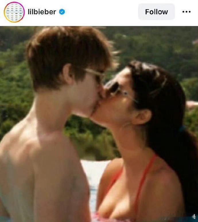 比伯点赞和赛琳娜cp粉留言他是不是也在回忆自己的青春没有发歌的日子里狂点赞赛琳娜