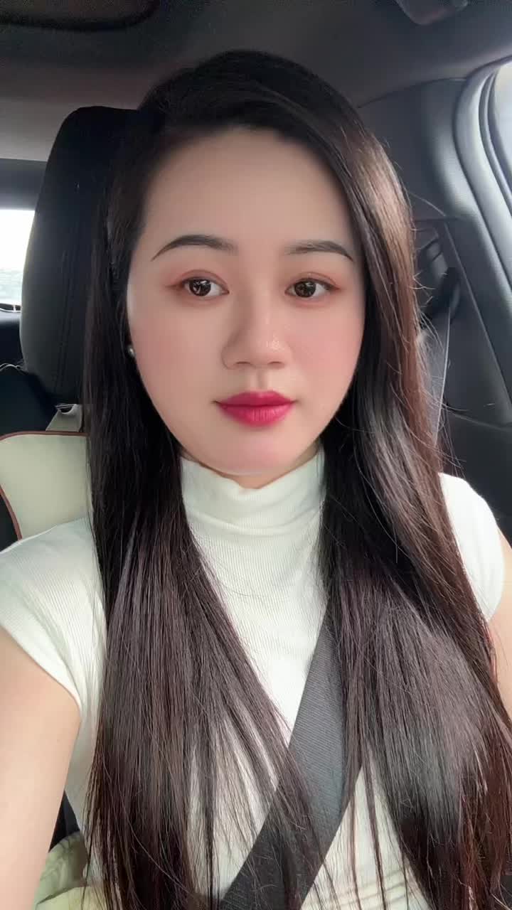 如果有人宠就做个幸福的小女人，如果没有就自己爱自己！
