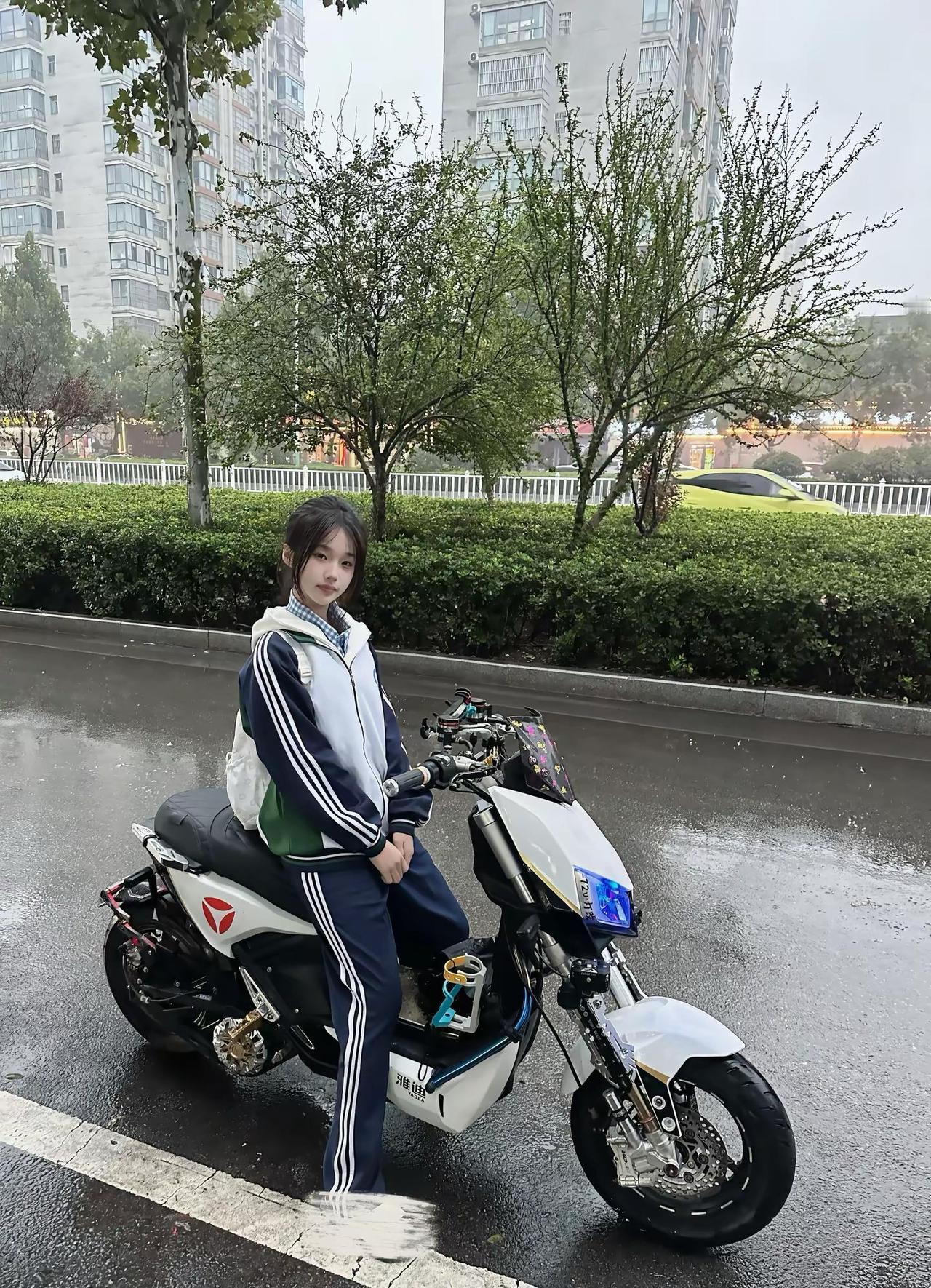 我也不想打碎你的电摩梦 所以路上别呲牙🤣