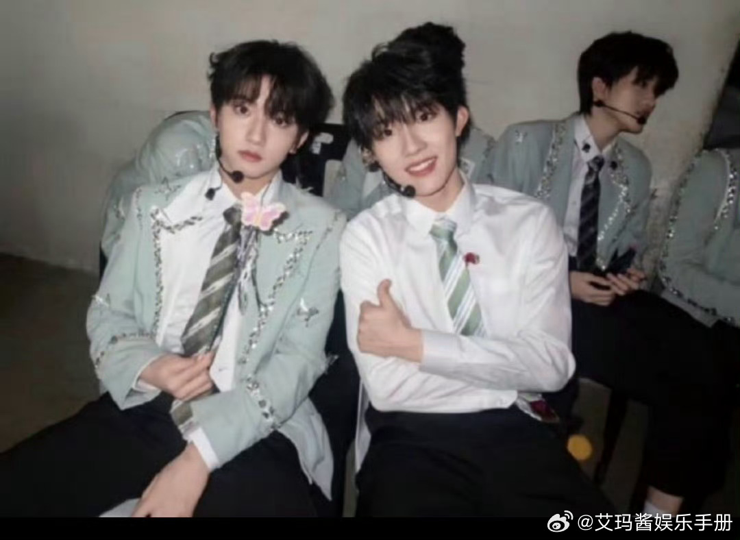 苏新皓 穆祉丞同框图，来康康帅哥们状态