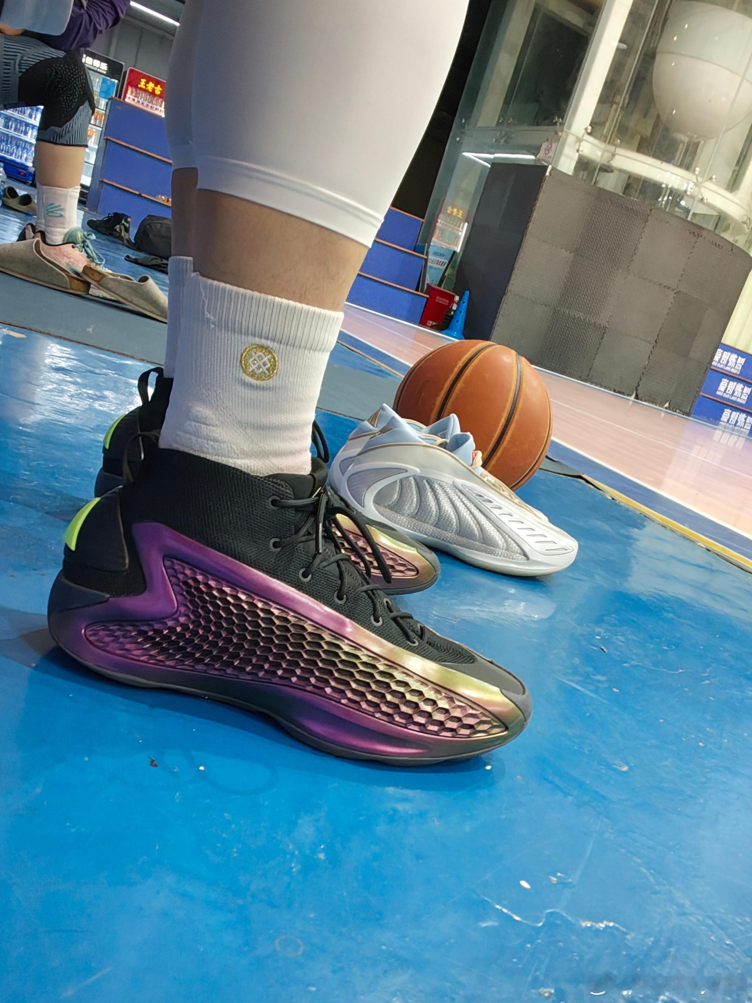 跟一代，真的没有这么像AE2 三周体验，还是挺喜欢的<优点> 重量和灵活度都明显