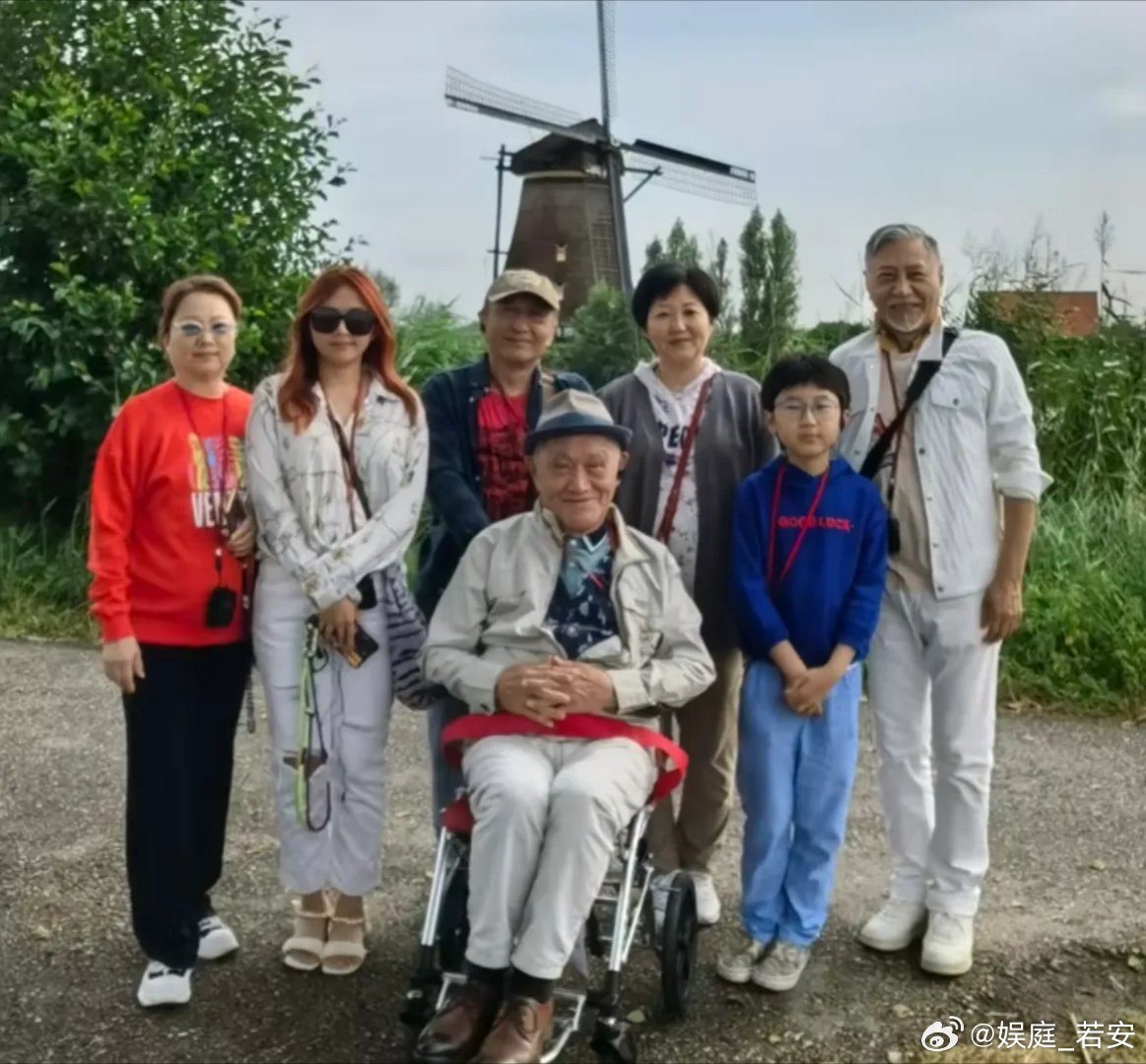 曝演员王侃去世曝演员牛犇儿子王侃去世愿一路走好，他也算是老演员了，可惜了 