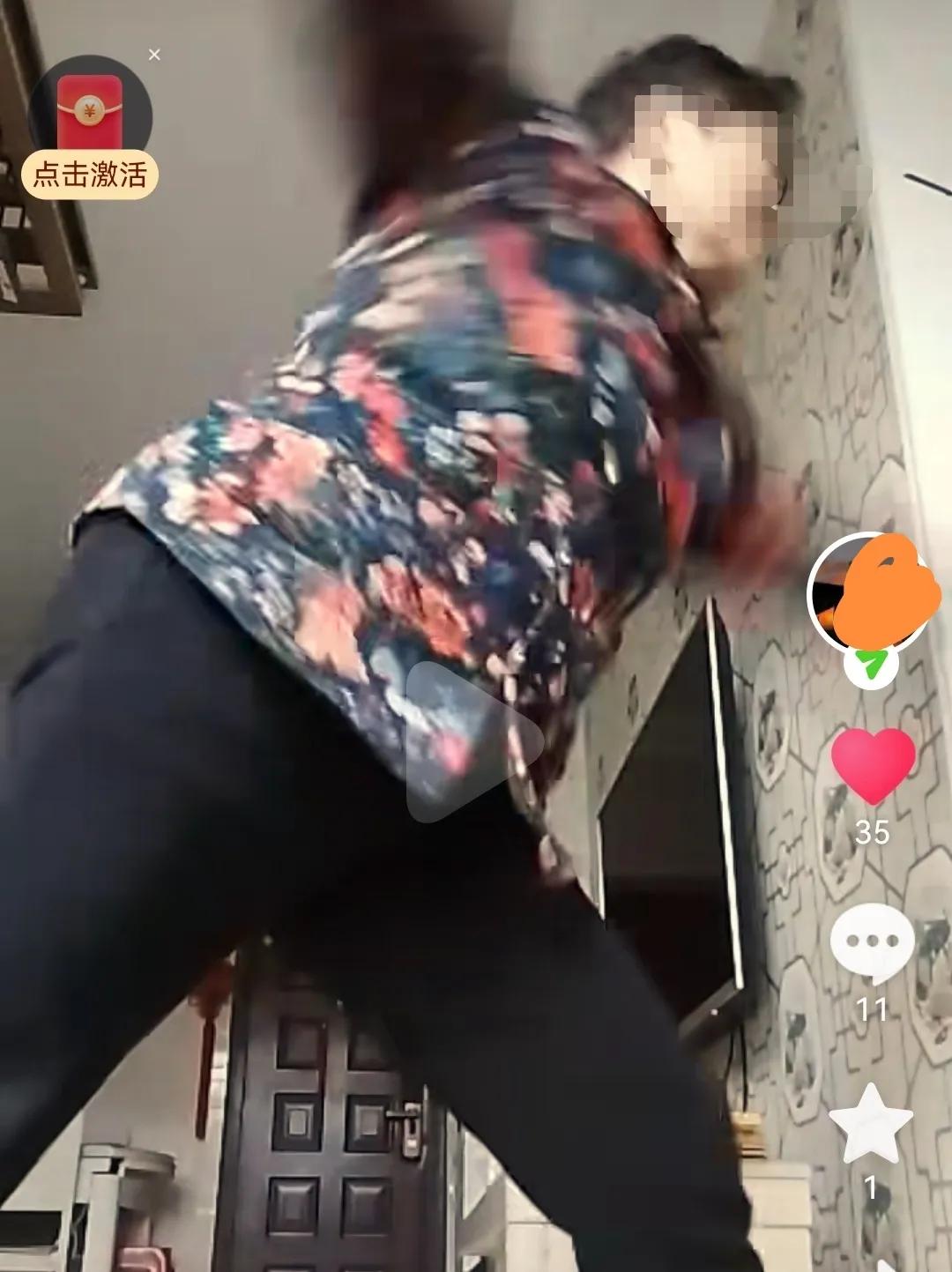 好久没打开抖音，今天打开一看，竟然发现67岁的嫂子关注我了，这让我好奇不已。嫂子
