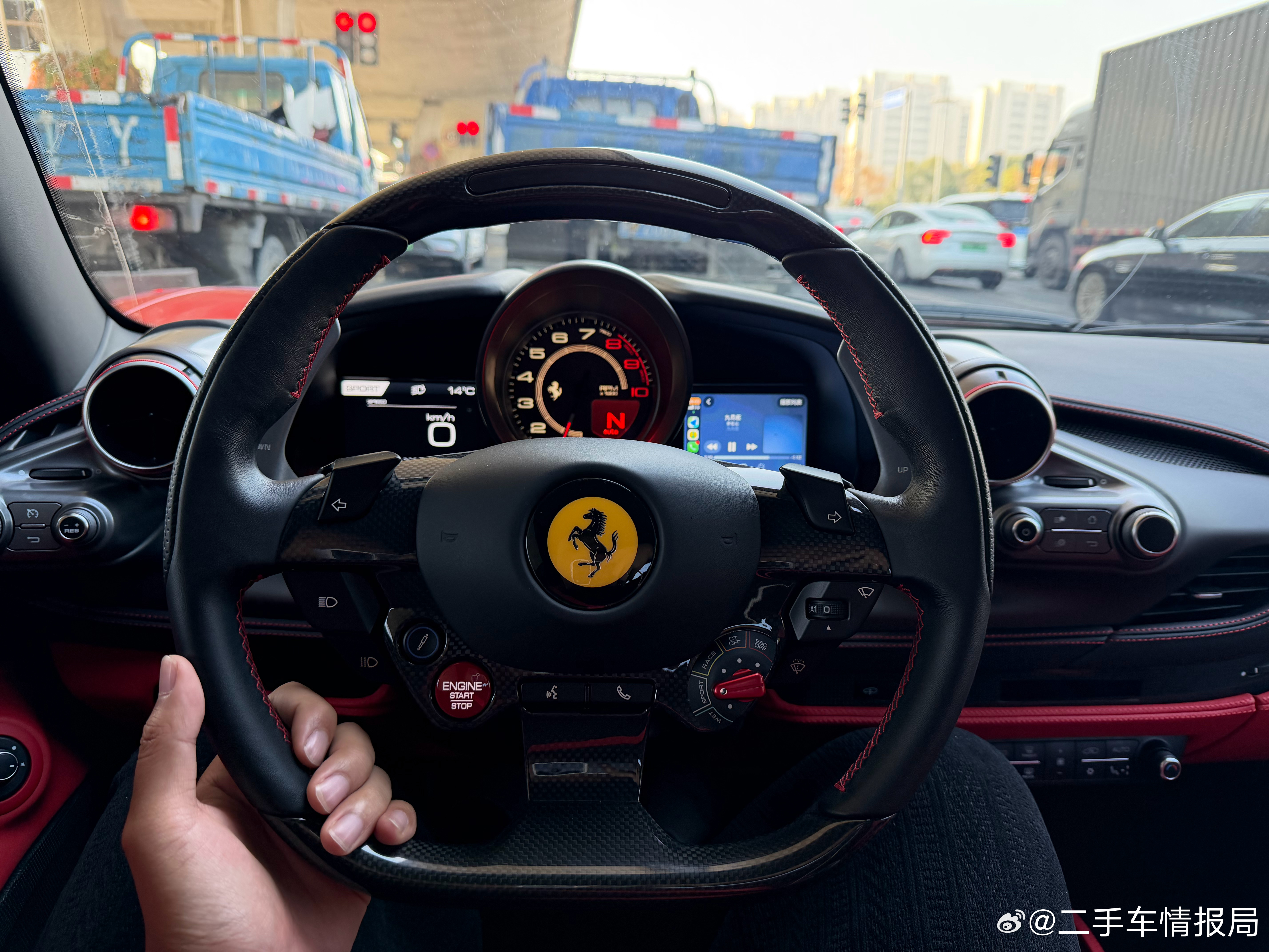 刚刚想起来有点心酸…我可能是开过这车里唯一空档滑行的人，因为我感觉能省点油…