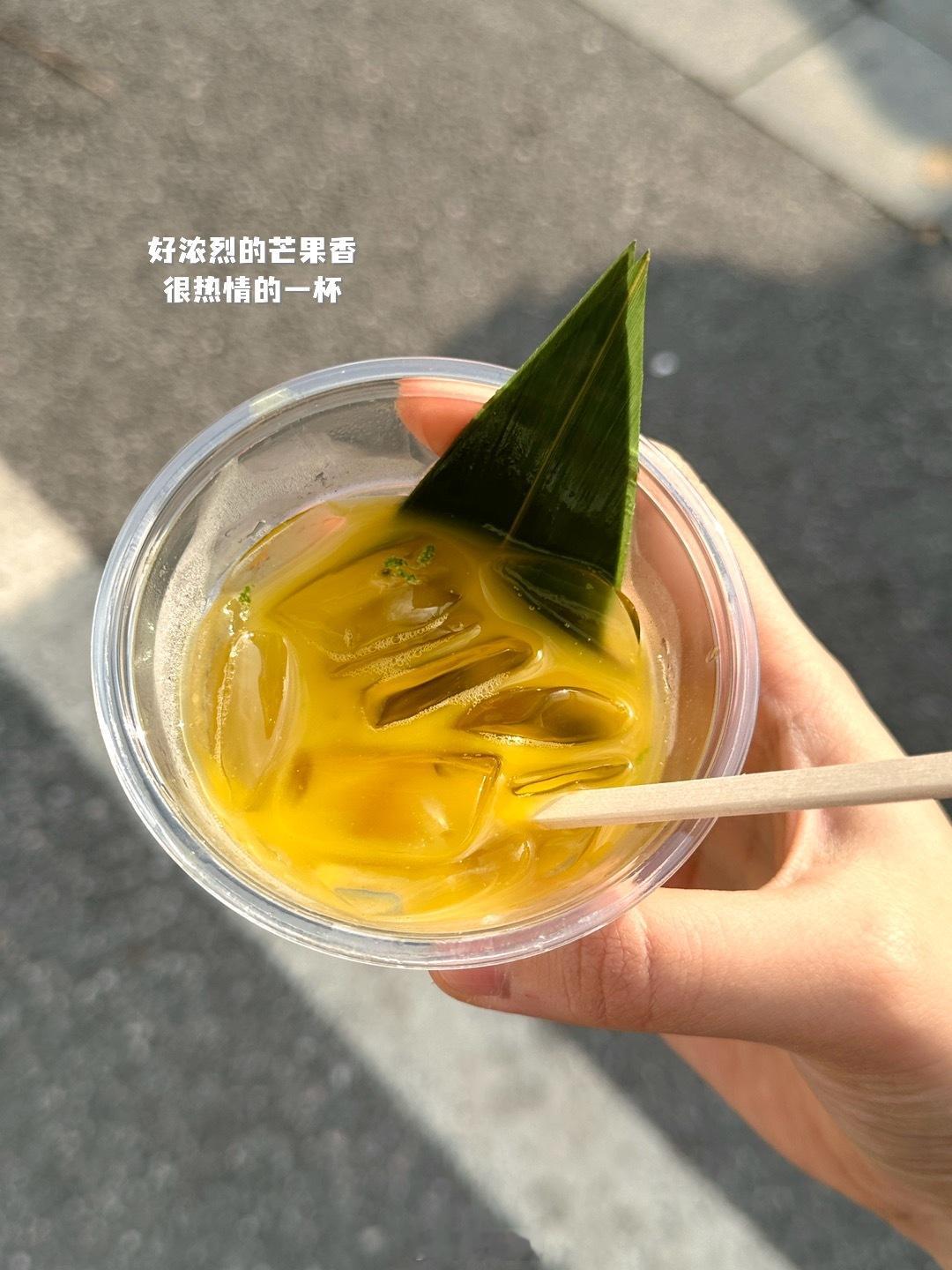 这周喝到的好喝和不好喝的：完全是早c晚a[努力]瑞的两个新品柚c和青提拿铁都喝了