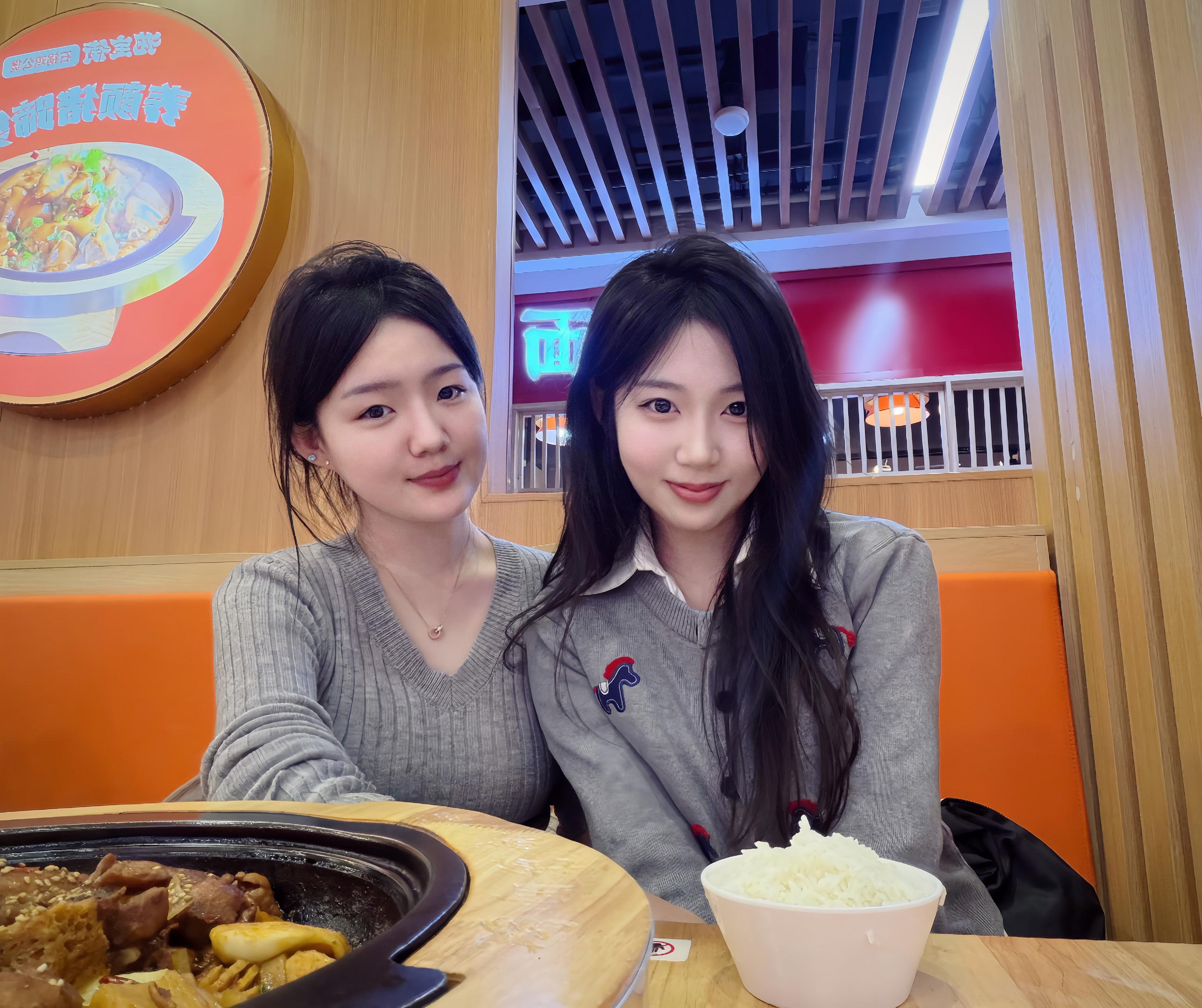 小时候不懂发小是什么 只知道跟别人说 我们从小就一起玩 长大后才知道这句话的权威