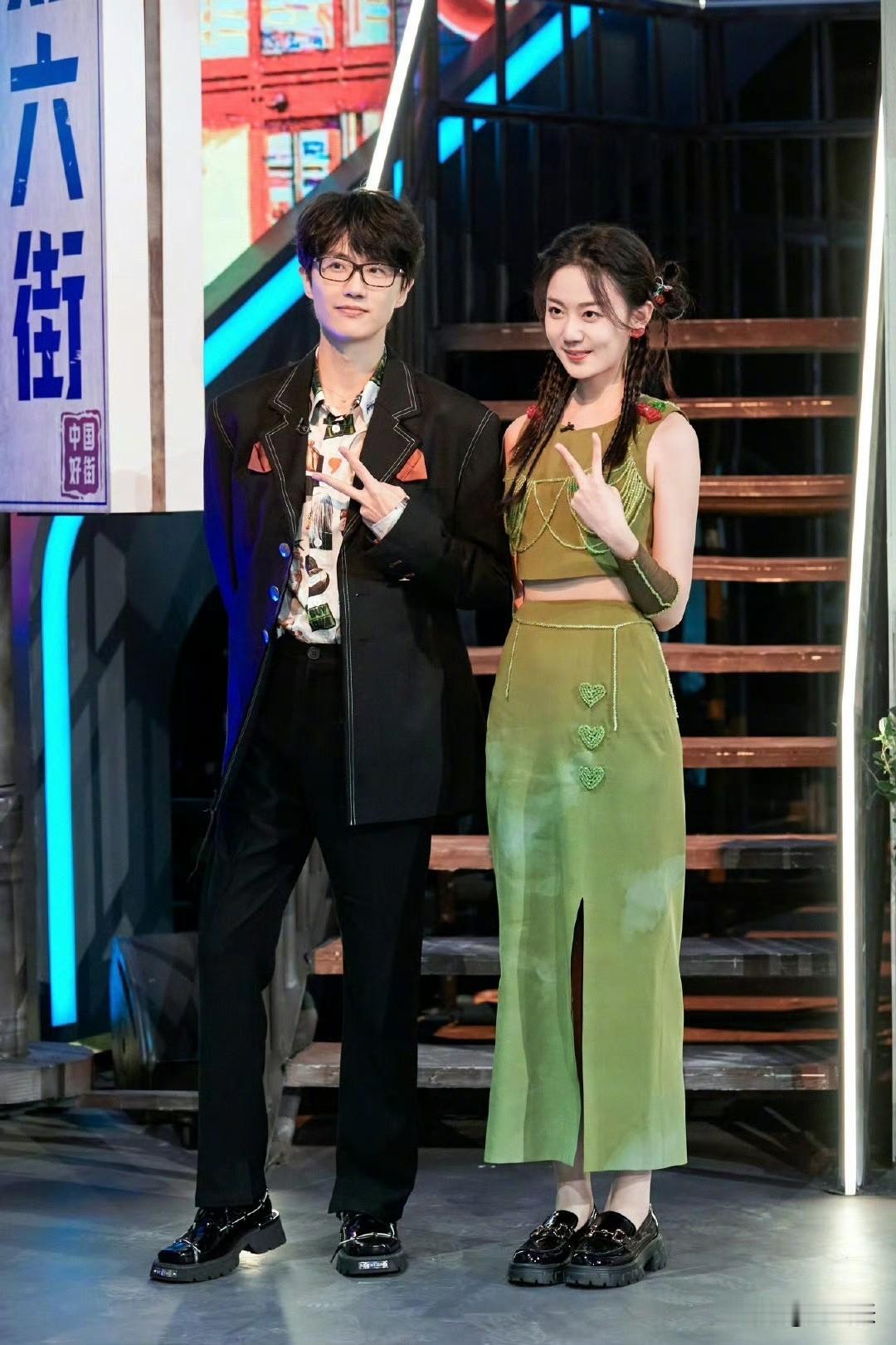 你是从哪首歌开始喜欢他的？又是从哪首歌开始认识他的呢？

我印象中第一次听到他的