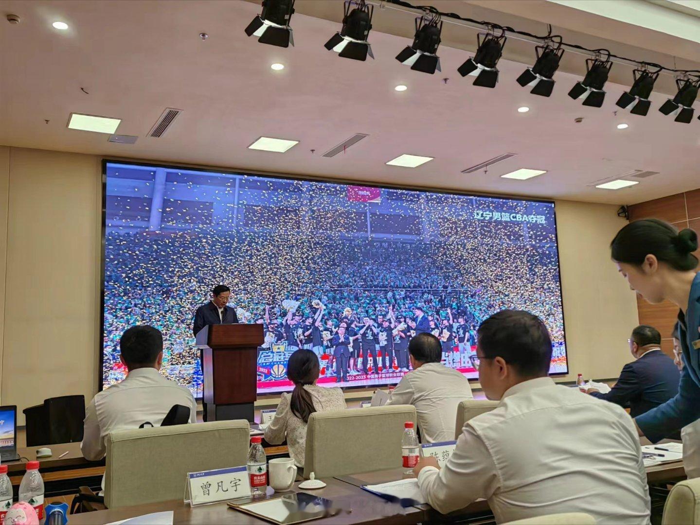 群友供稿副省长高校摇人，得带上辽篮。辽篮已经成为辽宁精神的灯塔。 ​​​