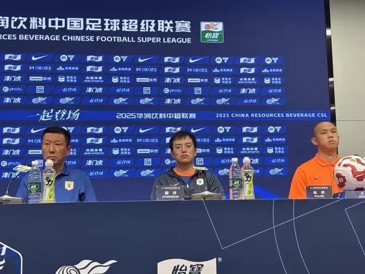 泰山关键位置停赛，首发不好猜。
门将：王大雷
后卫：刘洋 卡扎尔 石柯 刘彬彬
