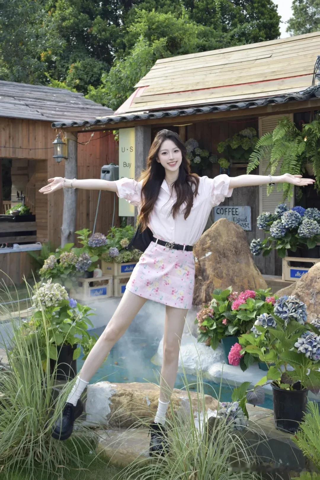 风吹玉兰香～