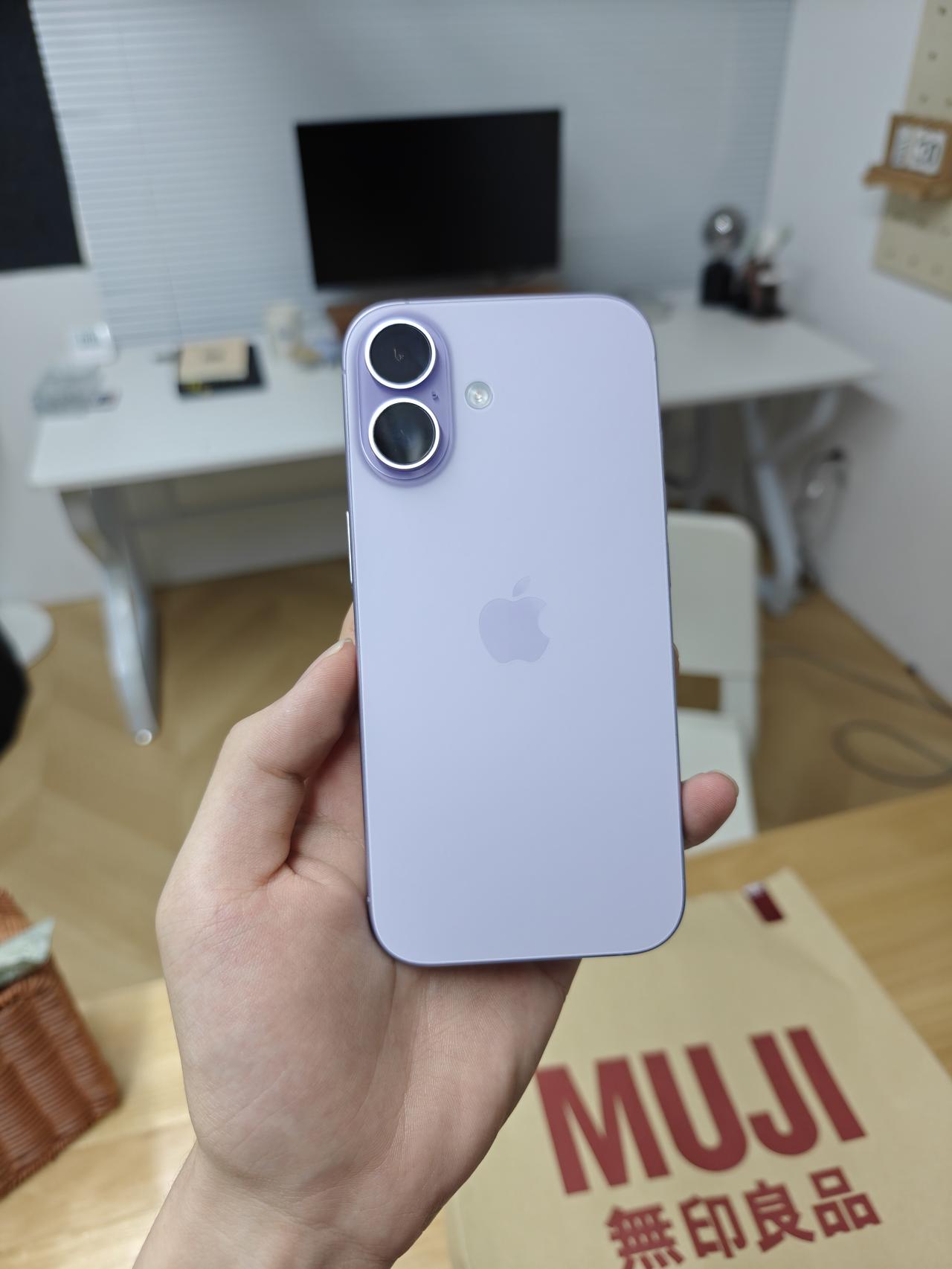 iPhone17是不是可以坚持四五年不换？
感觉17有120Hz高刷后嘎嘎香，屏