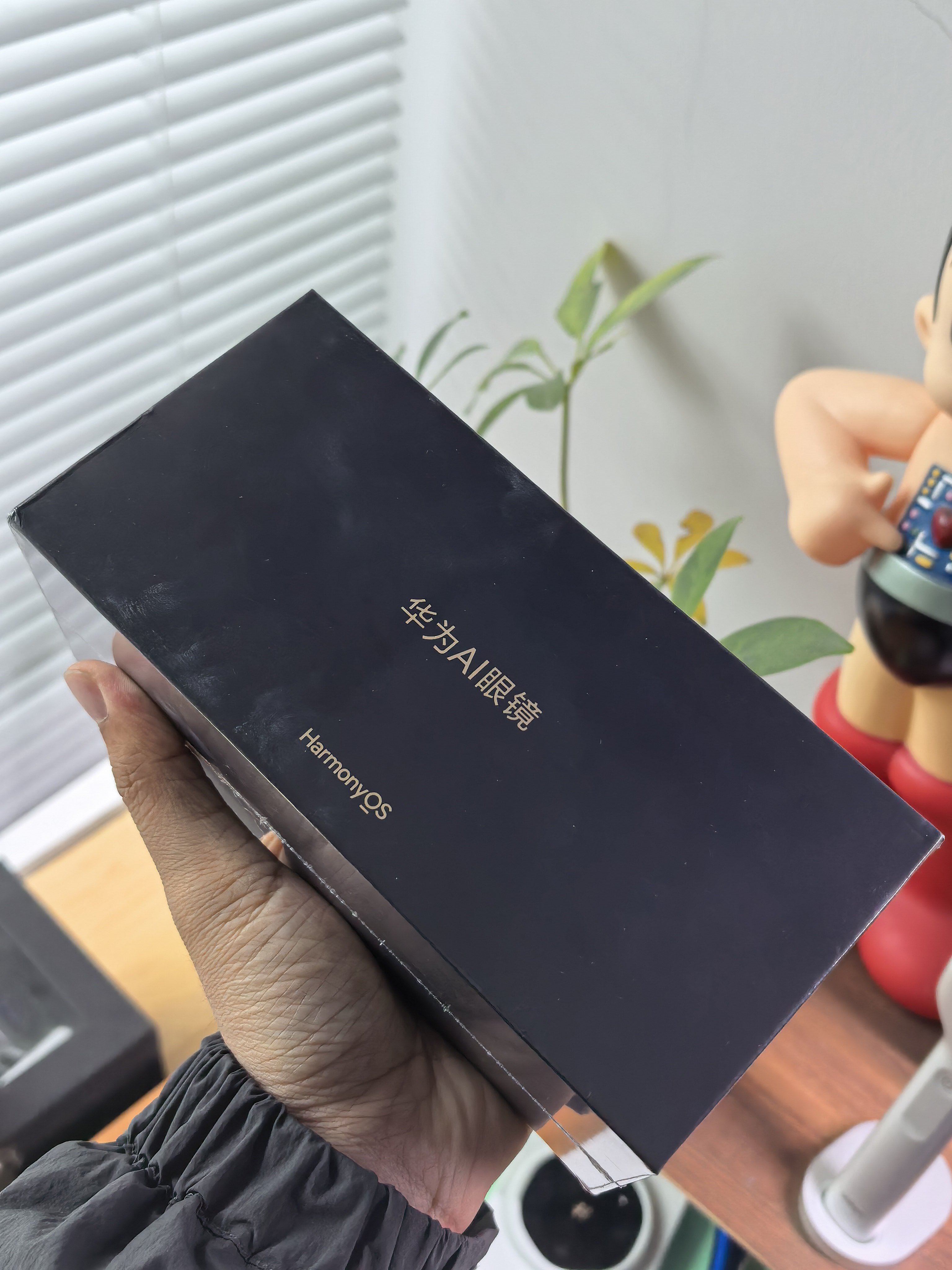 入了个华为 AI 眼镜之前的 meta 啥的都没玩儿，玩儿个手机厂商的我觉得适配