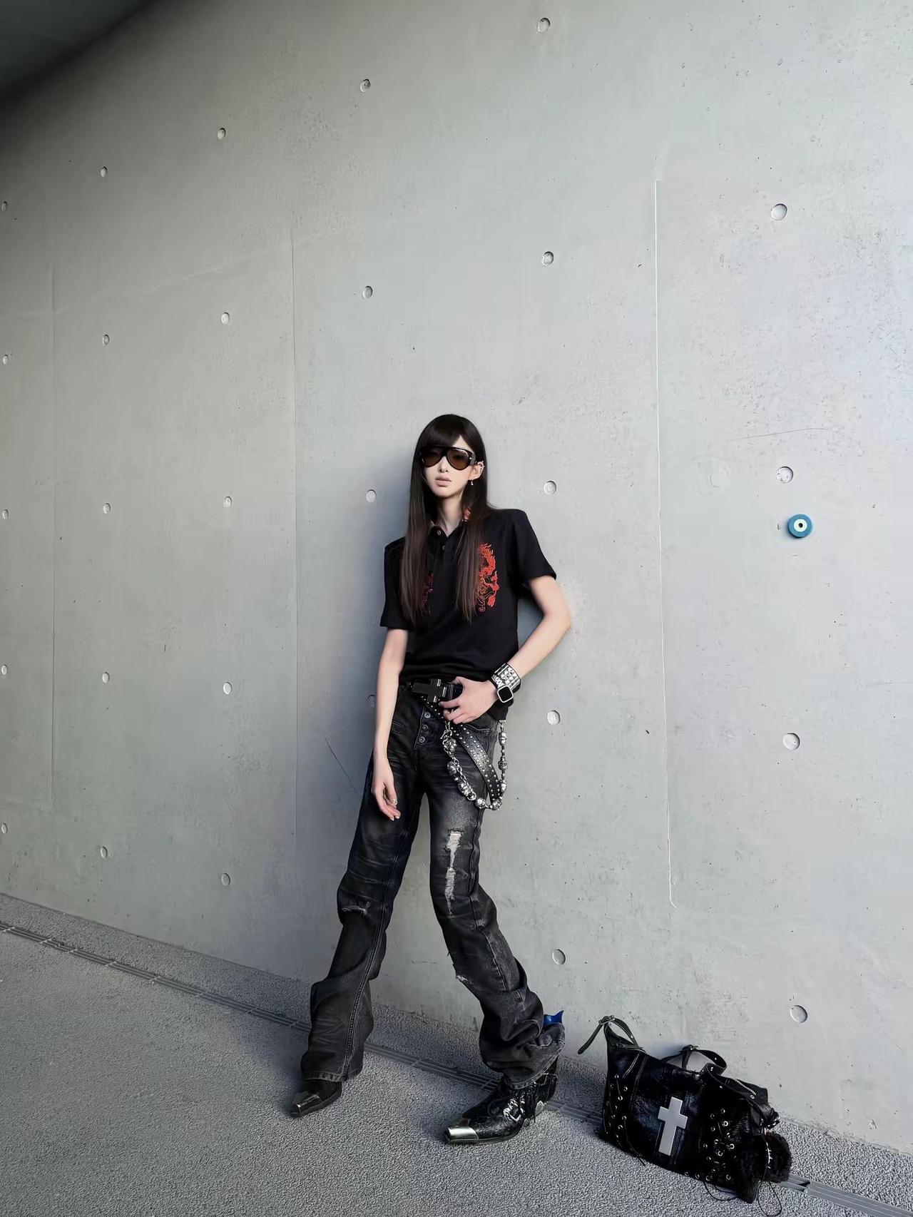 人类建了房子就说其他生命是流浪的y2k街头风 拍照姿势 亚文化穿搭 outfit