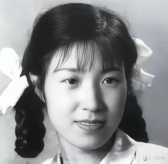 1956年，李玉琴到看守所探望溥仪，管理员考虑到两人14年没同房，破例让她留宿一