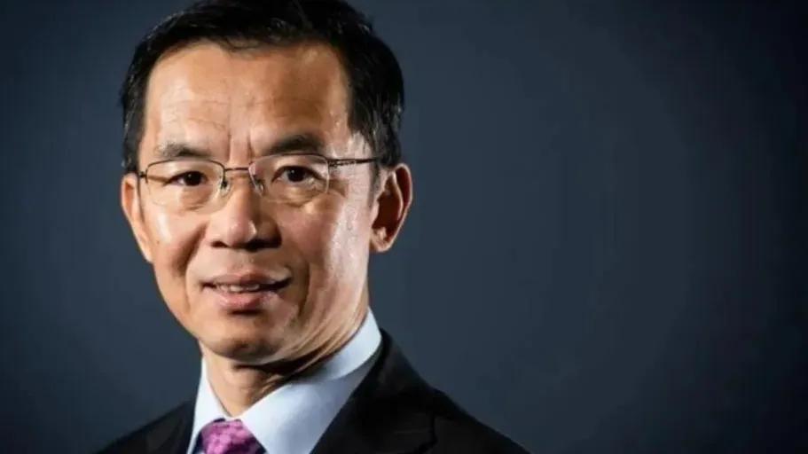 克里米亚行政长官阿克谢诺夫对中国驻法大使卢沙野表示感谢，声称卢大使在克里米亚归属