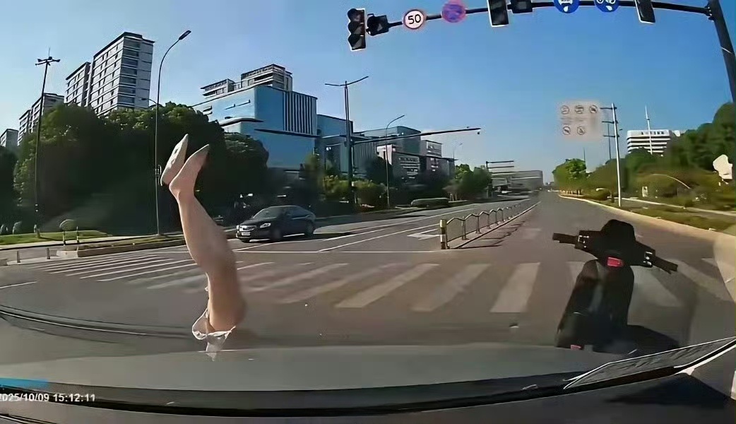 好一双美腿鞋飞图。 ​​​
