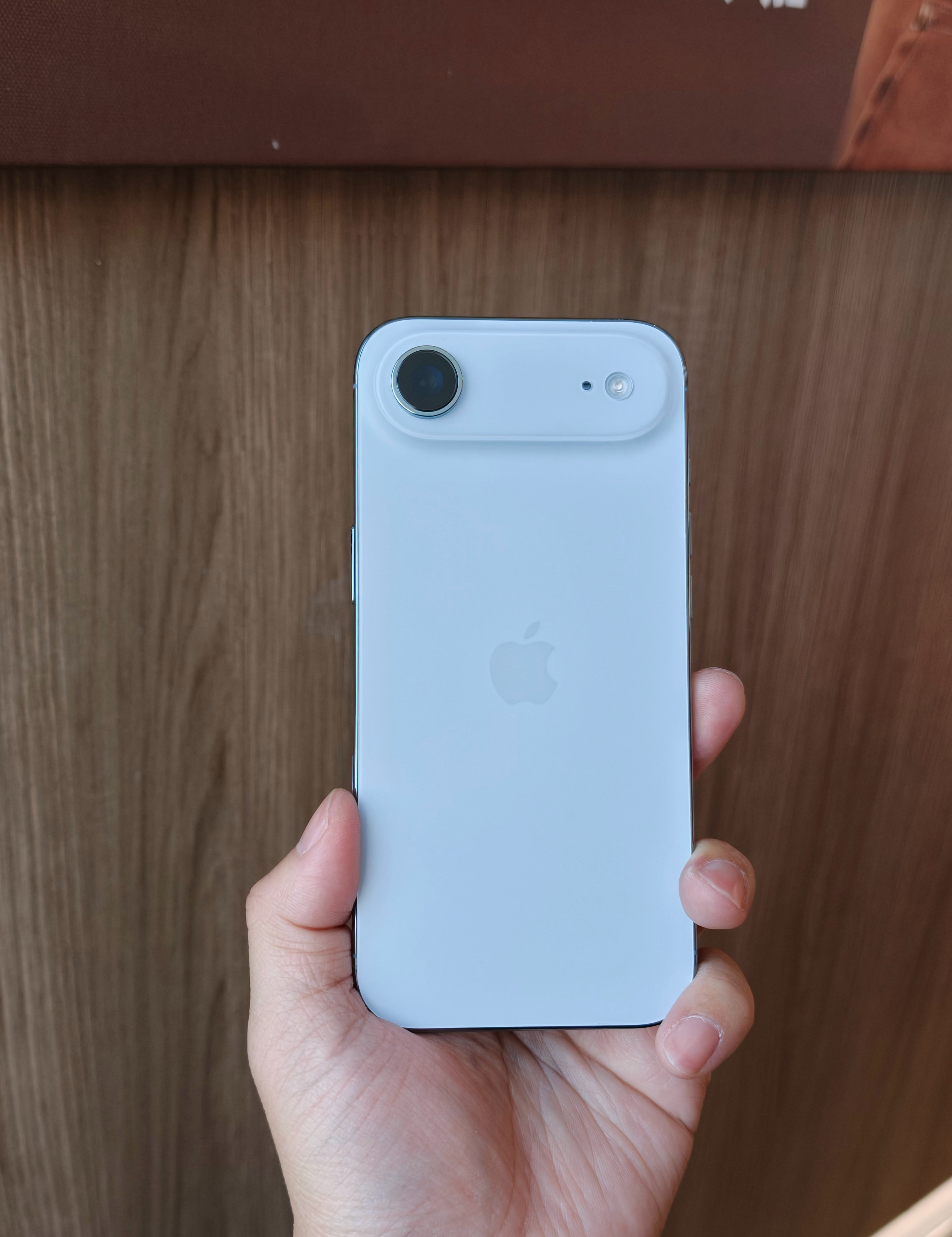 我在街上好像从来没看到有人在用iPhone Air，你们呢？