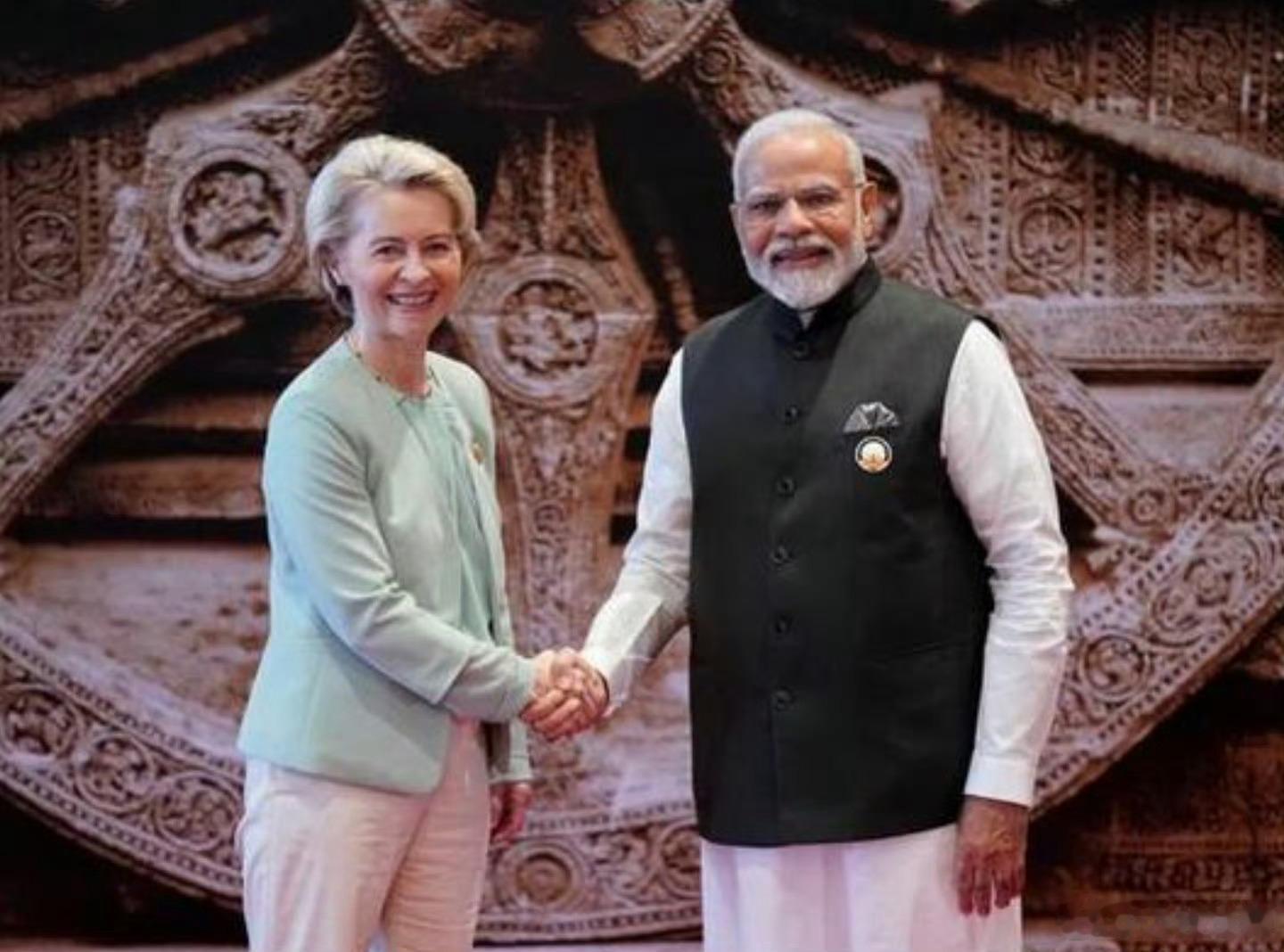 在特朗普刀刃向内之际，冯德莱恩宣布与印度达成贸易协议。她说，欧洲想与世界增长引擎