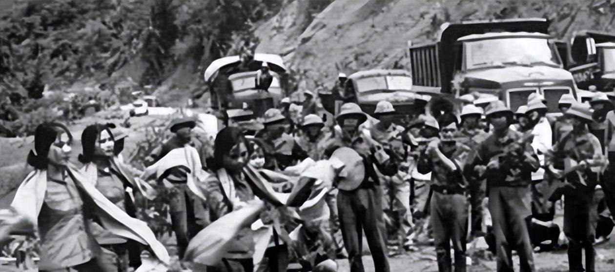 1979 年 200 多名被俘战士归国，刚踏过边境，许世友一道军令，连指导员直接