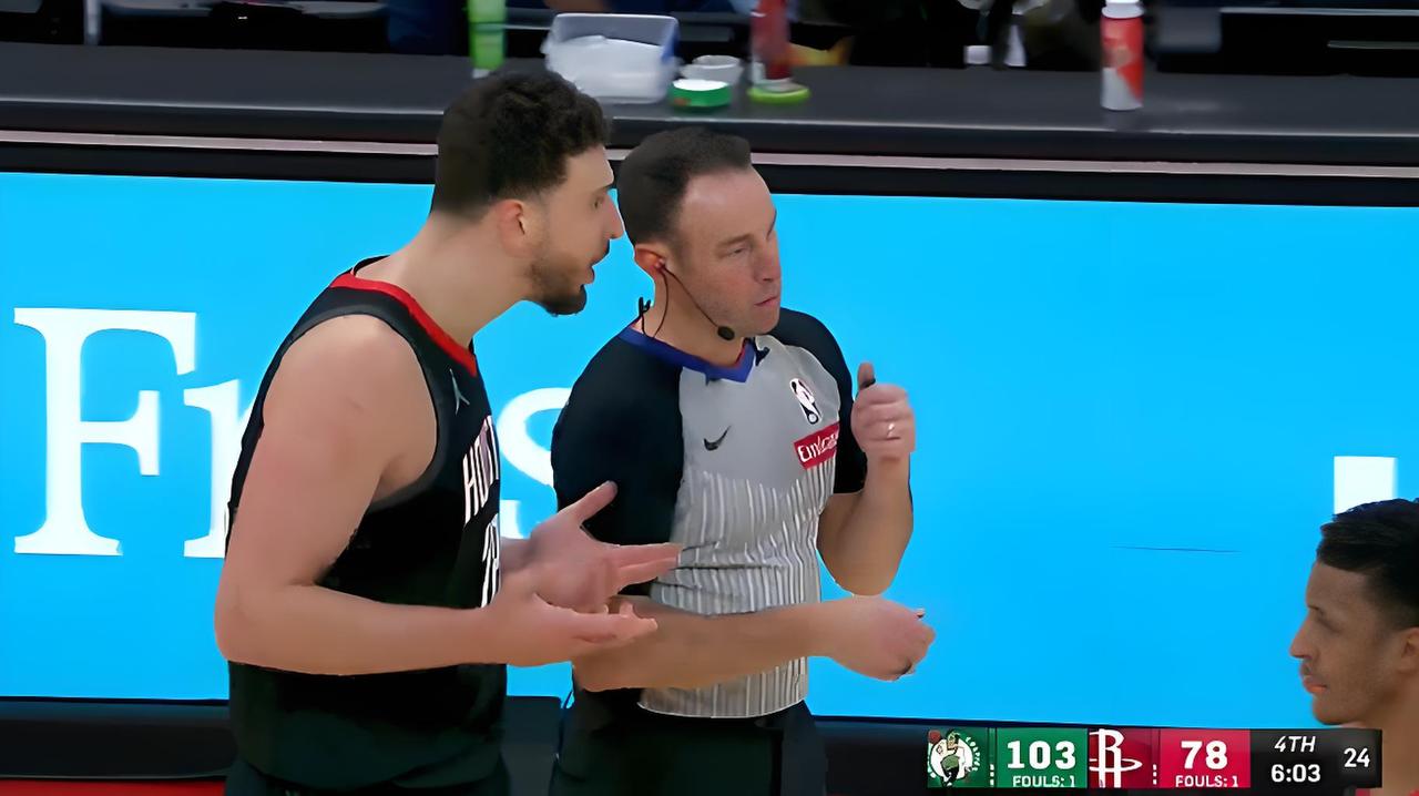 输球又输人，乌杜卡、申京双双被驱逐，火箭93-114大败残阵凯尔特人。

在刚刚