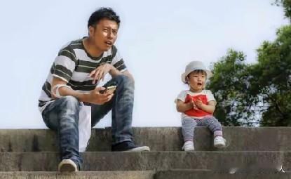 人家都说女儿是娘的贴心小棉袄，可我女儿却是爹的贴心小棉袄。让我这个做爹的感觉对不