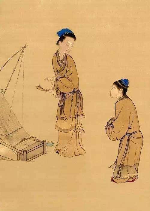 十五岁的阿丘死了母亲，他把母亲的棺材停放在了大街之中。

阿丘是个苦命的孩子。母