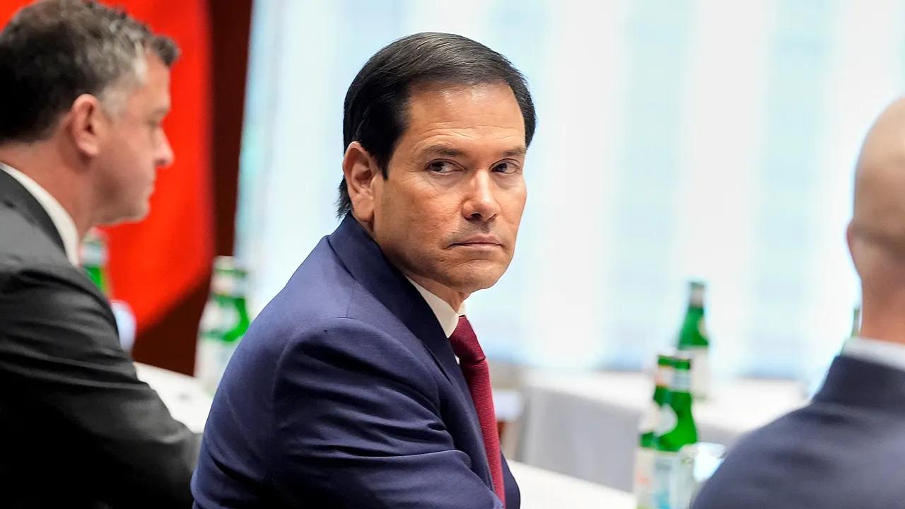 美国国务卿卢比奥在罗马表示，针对部分北约盟友拒绝美军使用其基地的情况，总统特朗普