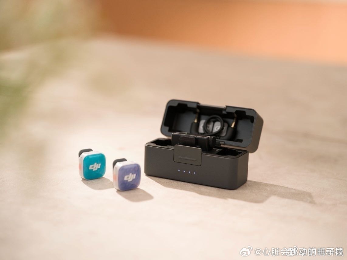 大疆今天正式推出了全新四发内录迷你无线麦克风 DJI Mic Mini 2S，该
