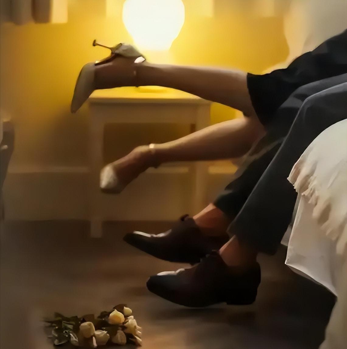 广西，一位66岁的男子竟然出轨女同事，两个人在酒店相欢3个小时。完事后女同事发现