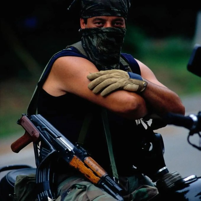 每天认识一件兵器 1990年加拿大奥卡危机期间，莫霍克武装手中的56-2突击步枪