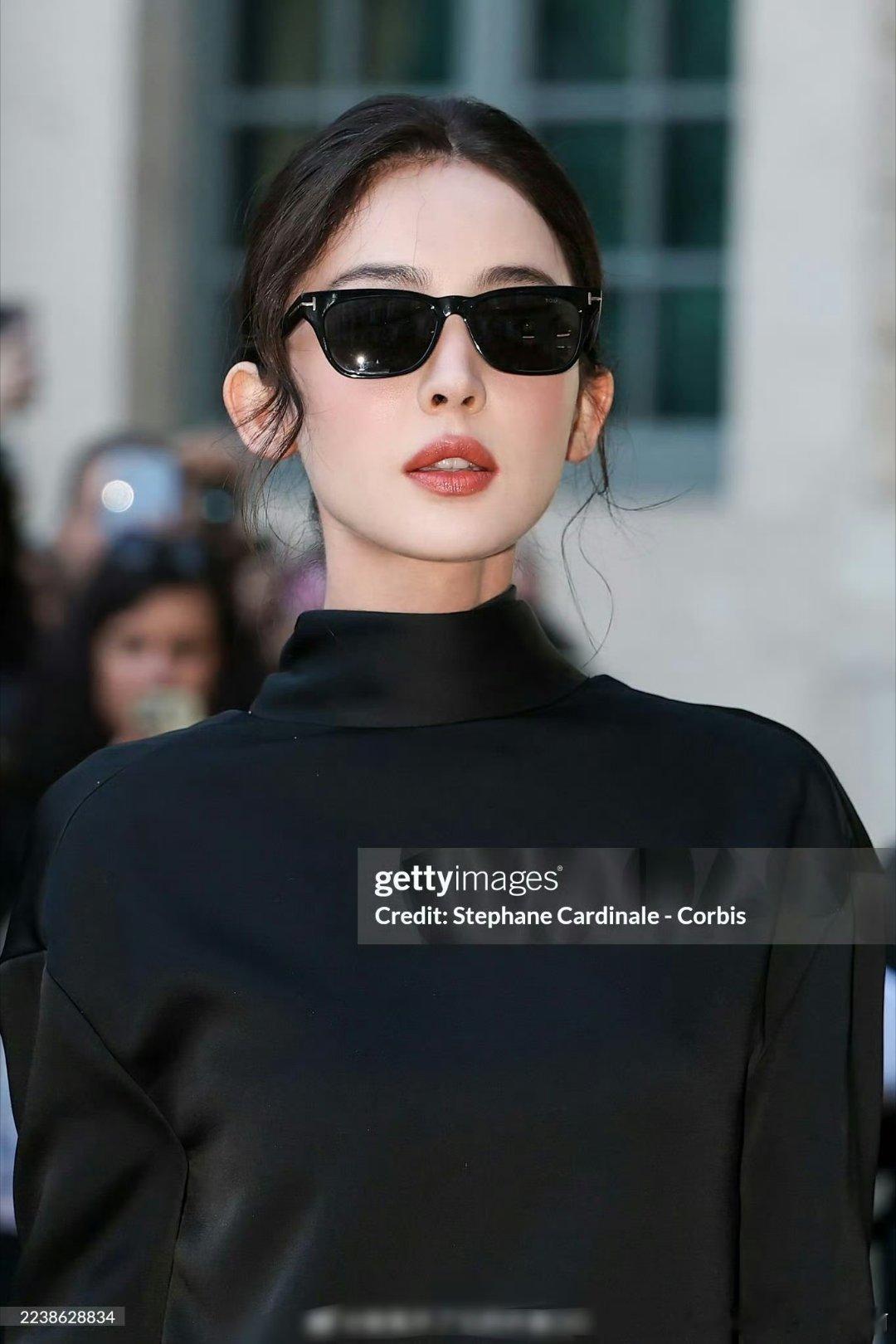 热巴娜扎 新疆双美闪耀巴黎谁在拉踩 两位都是神女来着 ​​​