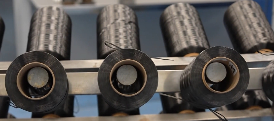 央视军事刚报道，我国自主研发的T1200级超高强度碳纤维今天将全球首发，说是已经