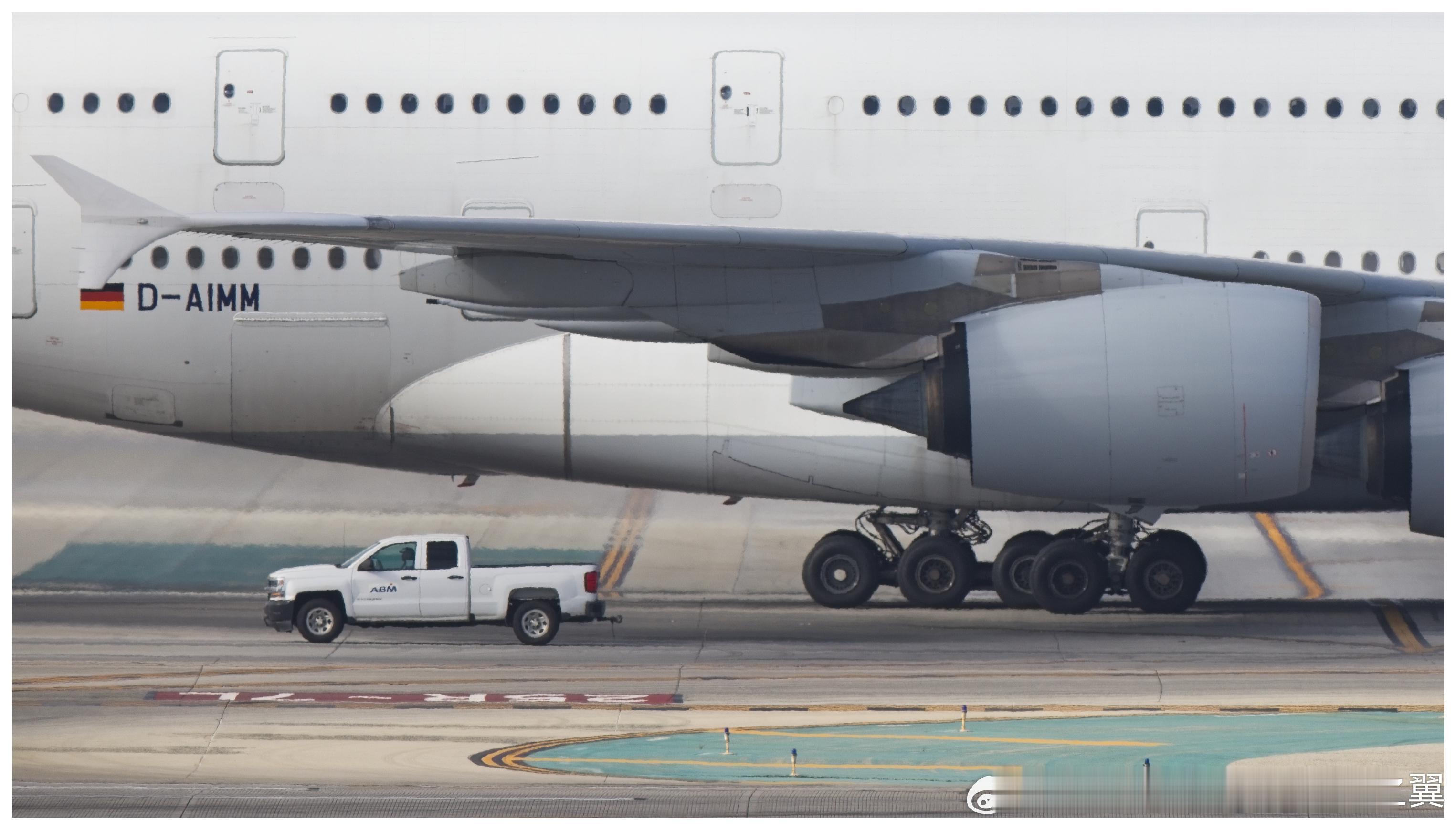 A380与机场皮卡尺寸对比 ​​​