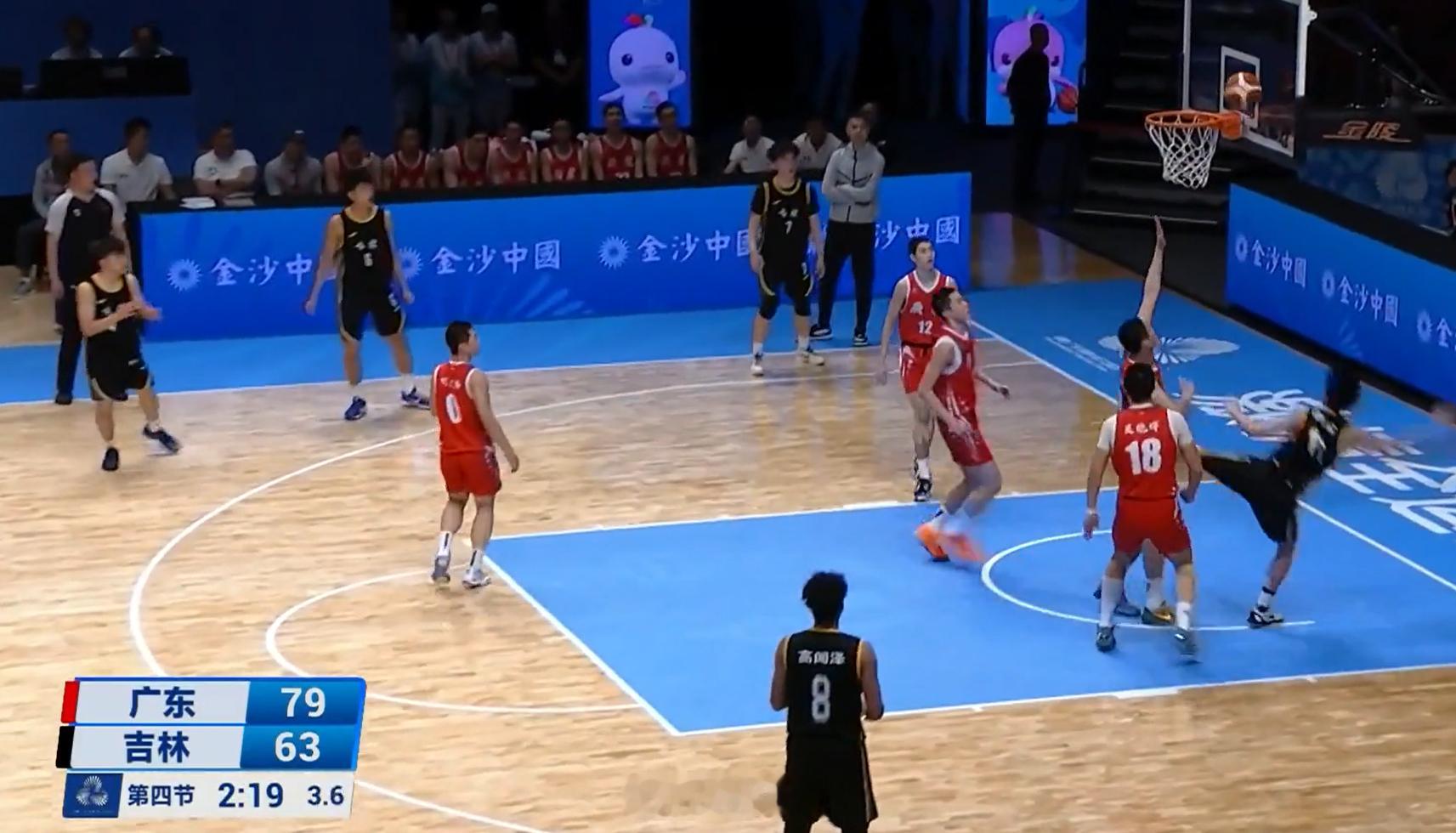 今晚结束的一场全运会U18男篮小组赛，广东U18男篮87比68击败吉林U18男篮