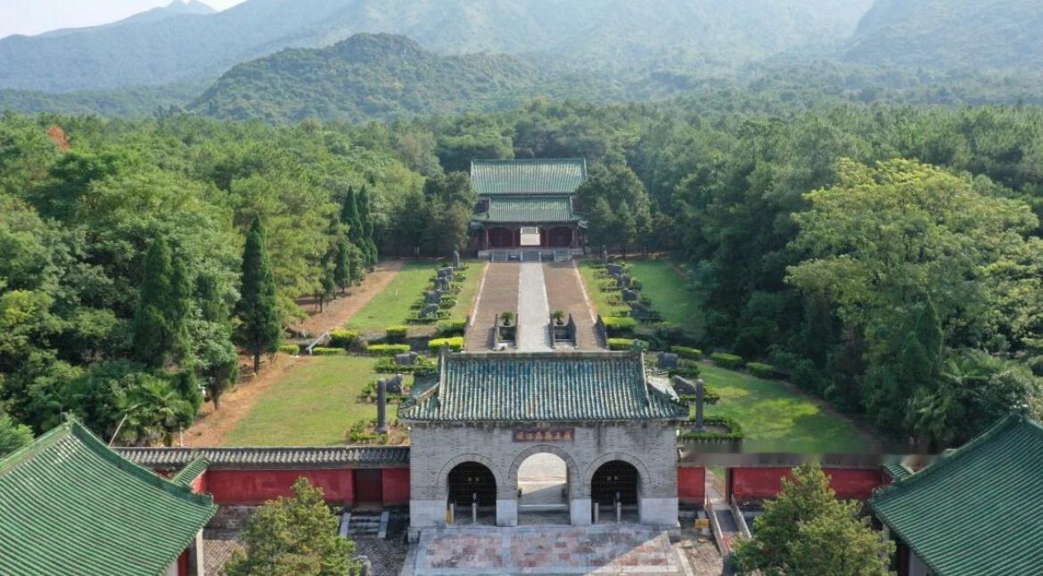 【桂林靖江王陵景区全域暂停对外开放】7月28日起至11月30日，桂林靖江王陵景区