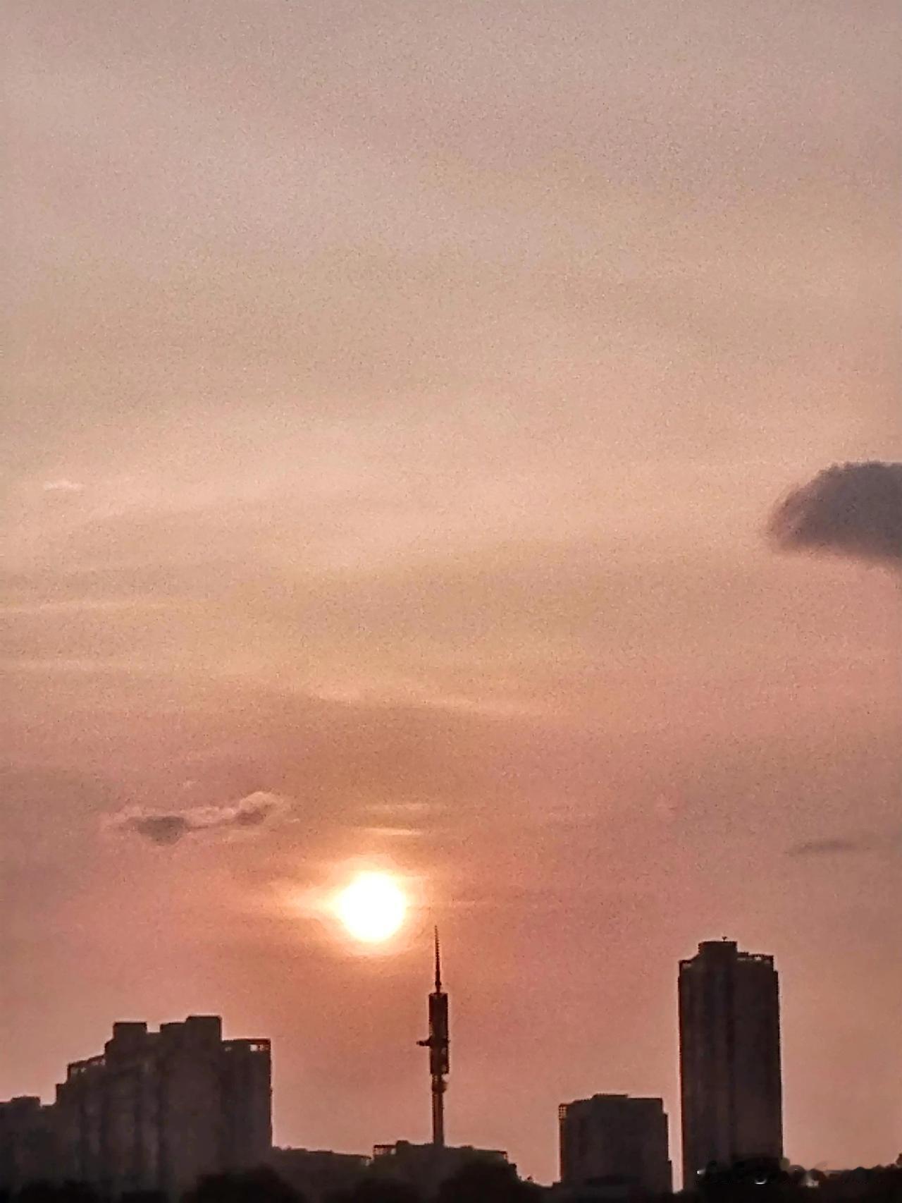 天有不测风云，人有旦夕祸福。
4月20日，晨6:30（图一）与6:40（图二），