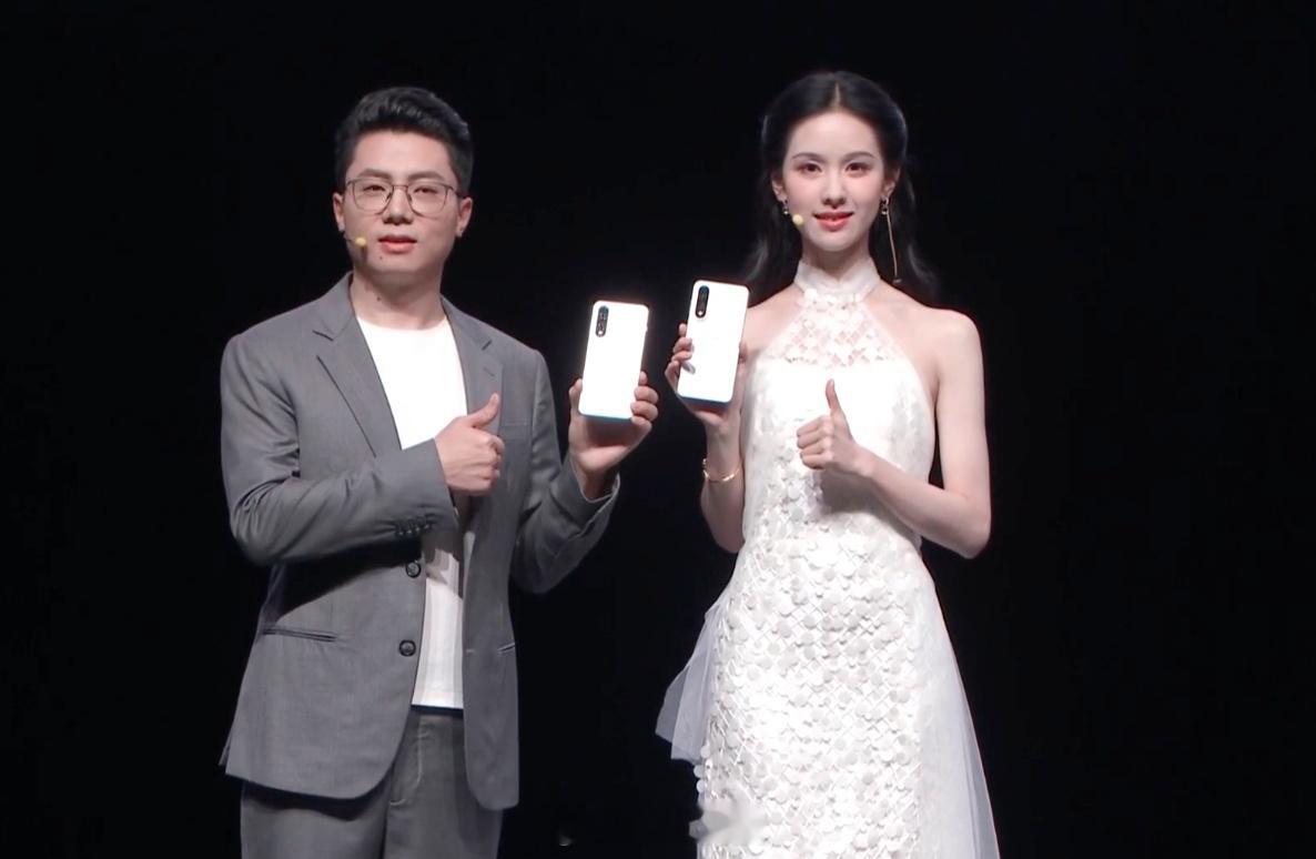 陈都灵用一加上分很灵 一加这把谐音梗玩明白了发布会挑在成都、大使陈都灵、游戏把把