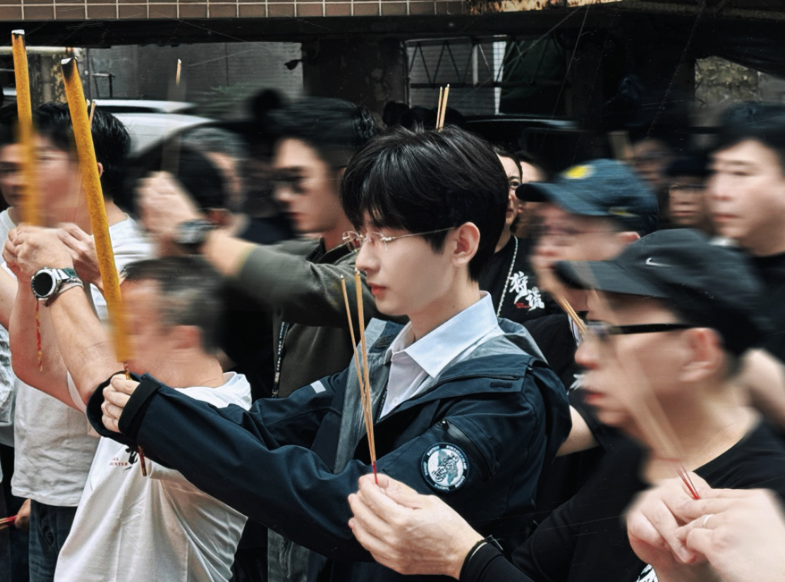 我们林sir劲劲的 