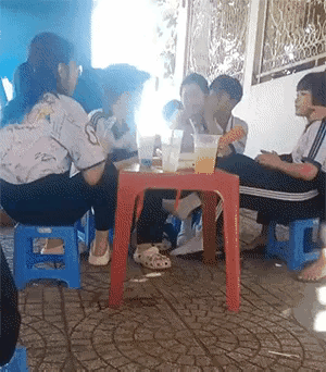 现在的学生，到底是是天真浪漫两小无猜，还是早熟呢？
