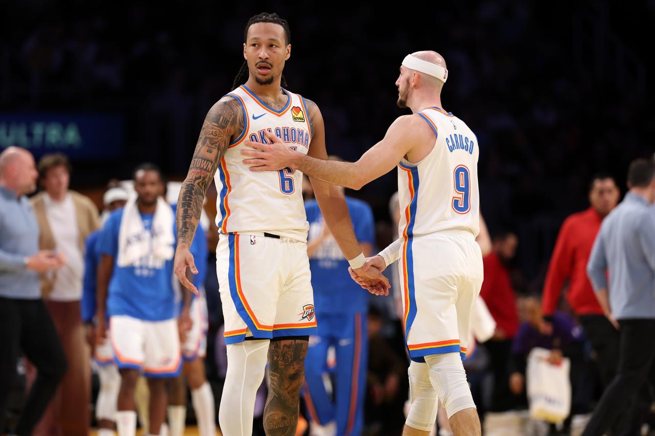 顶级球队最后拼的就是深度。
掘金VS雷霆的比赛，堪称西决预演，这场比赛，两队也打