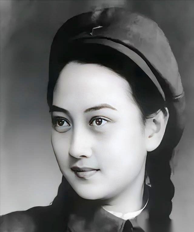 六十年代，八一厂，有句悄悄话，在爷们儿中间传。
说的是：男的，不如女的。
这女的