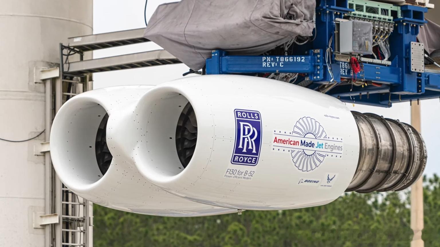 美国空军和罗尔斯-罗伊斯公司成功完成B-52轰炸机新型 F130发动机的高空模拟