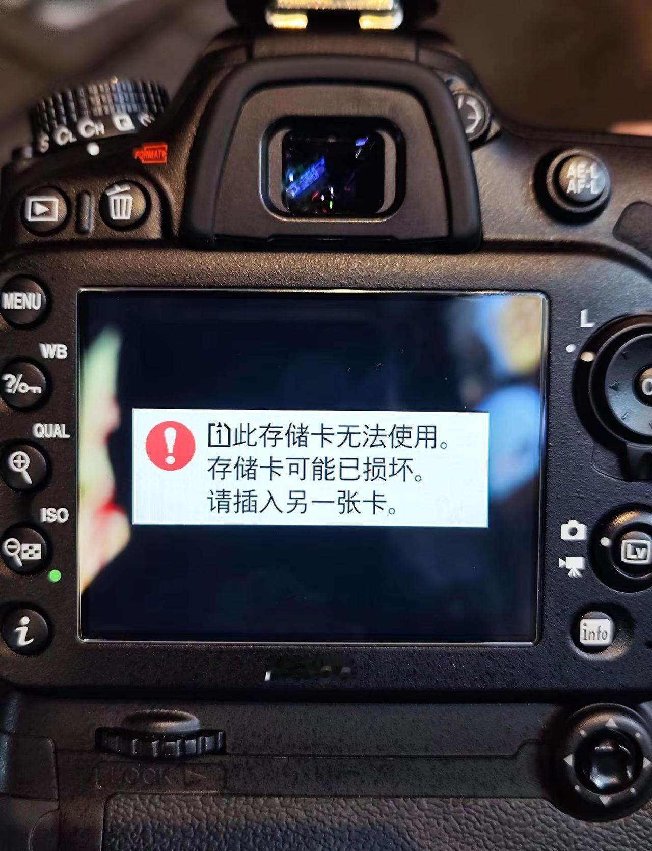 警灯闪烁，橙影穿梭，用责任与担当，守护这份热闹与平安。卡爆了，很多工作人员照片都