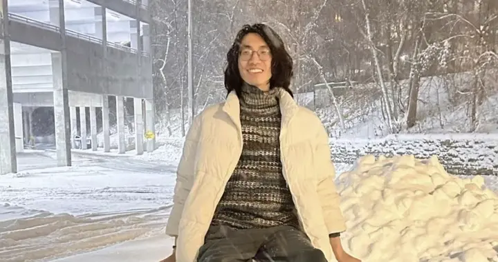 断腿也能跑！97小伙研发乐高式机器人，断臂秒变三脚怪兽继续狂奔