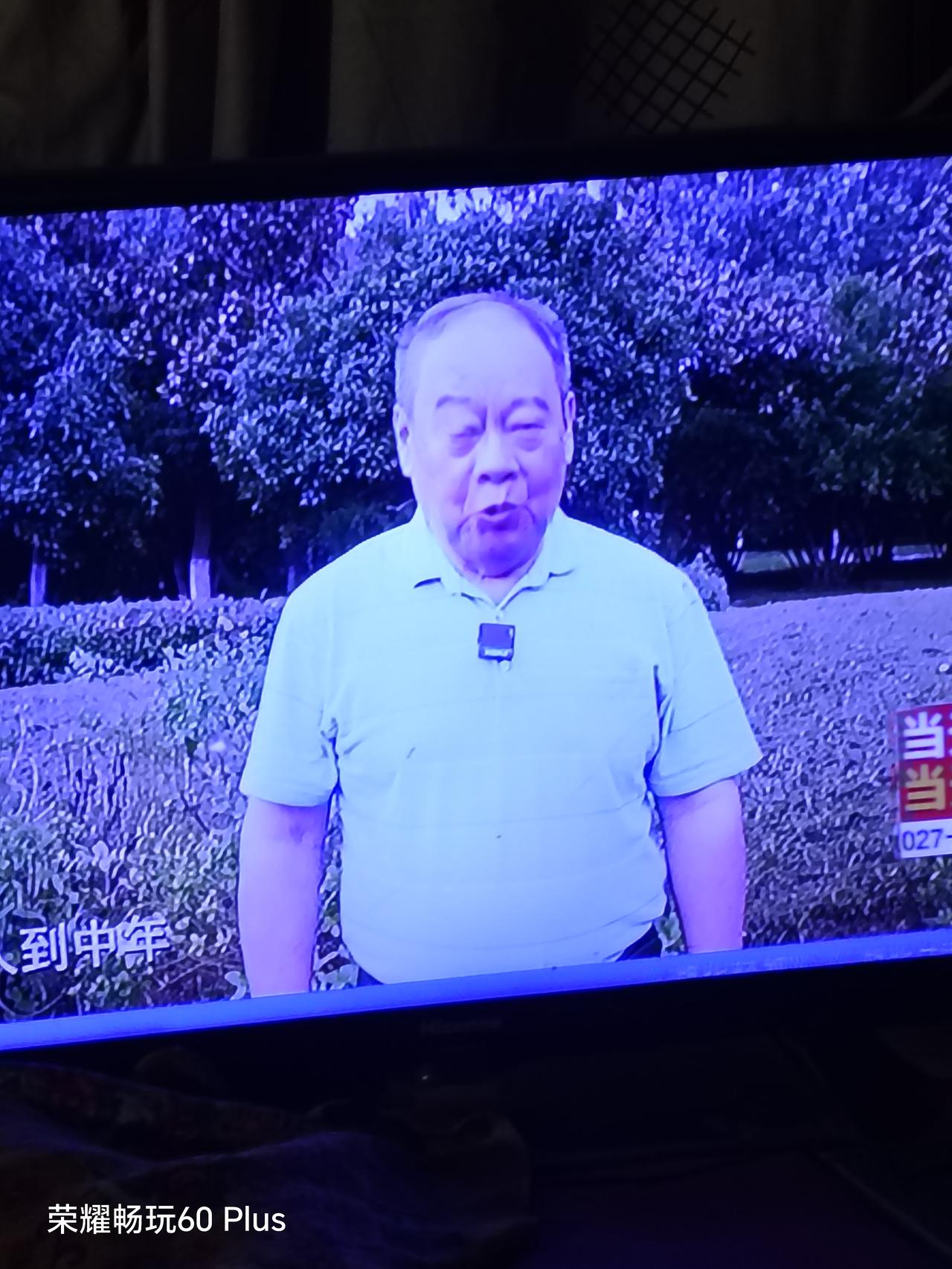 《桃花朵朵开》，无钱你莫来
  昨天无意间看到的湖北台不知道那一期的《桃花朵朵开