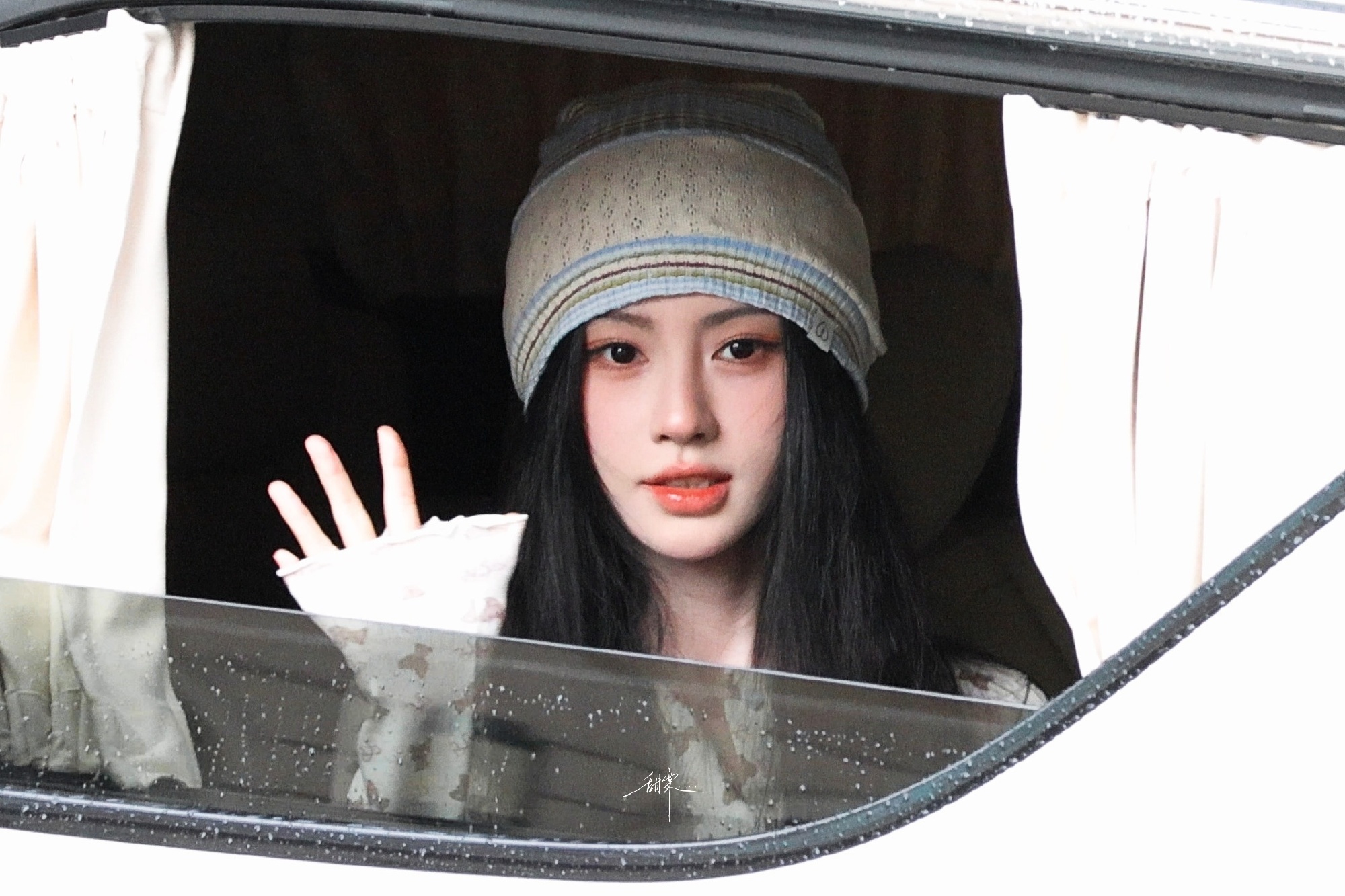 jjy鞠婧祎jjy 鞠婧祎姜黎非浪漫主义者都是暗处迎盛阳的玫瑰. 