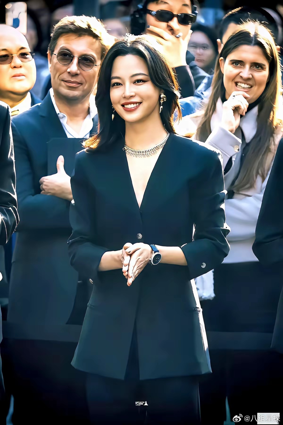 甄子丹比导演还激动因为辛芷蕾终于把华语演员的憋屈打碎了故事很简单：威尼斯影后颁给