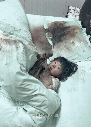 孩子反复挑衅，喊着“你打我撒”，其实只想确认妈妈还在乎她。

家长却总忍着，